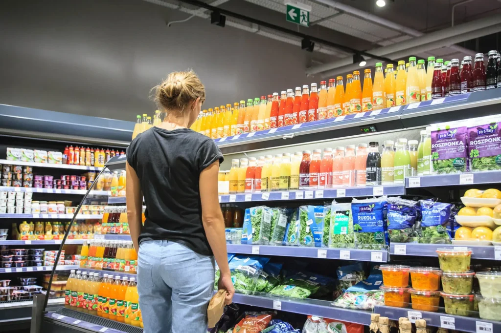 Klienci w trosce o środowisko są w stanie płacić więcej za produkty - wynika z badania Bain & Company